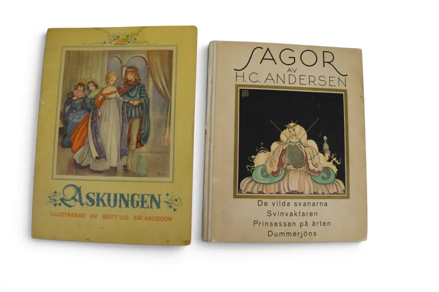 Sagoböcker H.C. Andersen och Askungen från Lindqvists förlag.