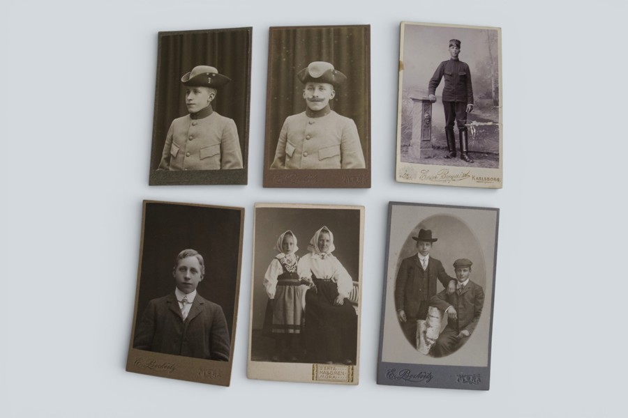 DALARNA. 6 ateljéfotografier, Mora m.fl., sent 1800-tal / tidigt 1900-tal.