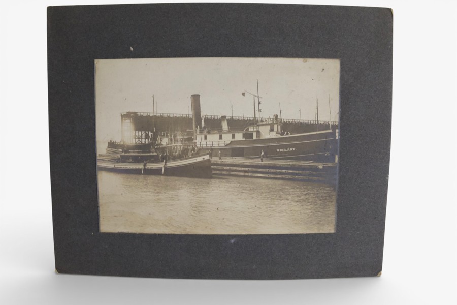 SJÖFART – ÅNGFARTYGET “VIGILANT”, fotografi ca 1900