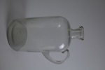 GLASKARAFF / GLASFLASKA, munblåst glas med handtag
