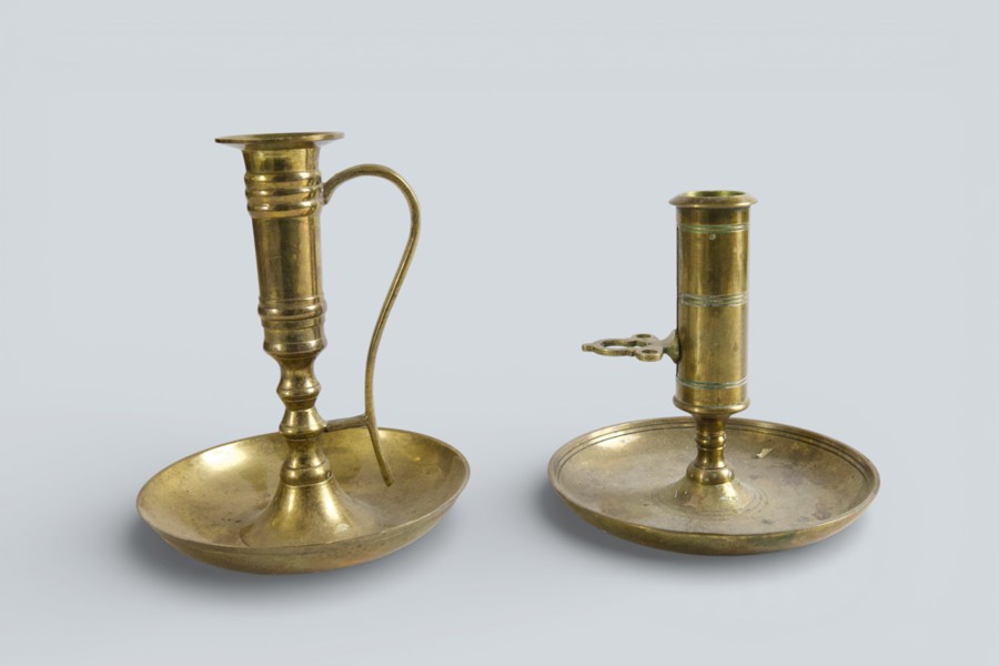 LJUSSTAKAR, 2 st, mässing, 1800/1900-tal.
