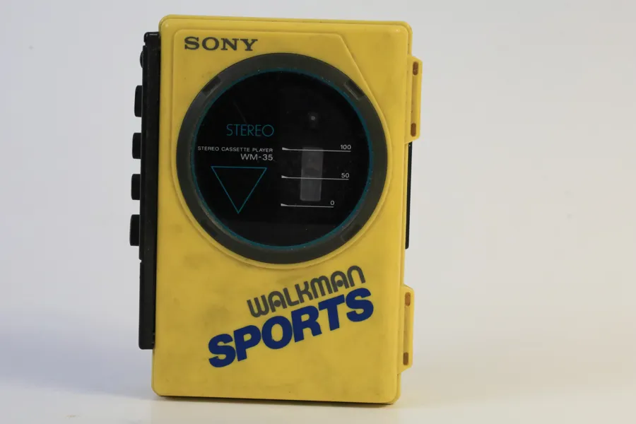 SONY, Walkman Sports WM-35, bärbar stereokassettspelare, 1980-tal.