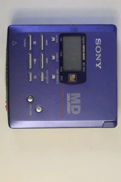 SONY, MD Walkman MZ-R55, portabel MiniDisc-spelare och inspelare, Japan, 1998.