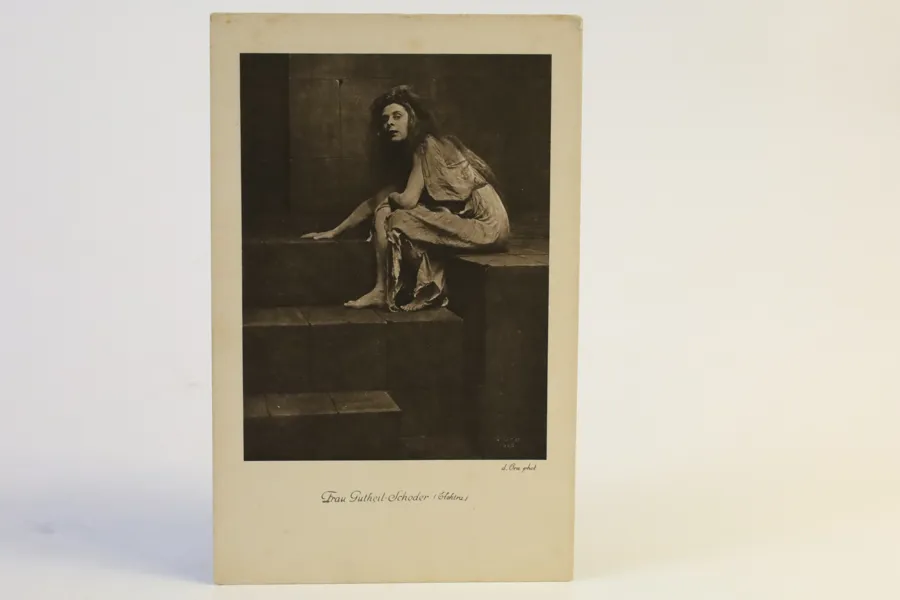 MADAME D’ORA, efter fotografi, Marie Gutheil-Schoder som Elektra, Wien 1915. Proveniens: Henry B. Goodwins privata samling.
