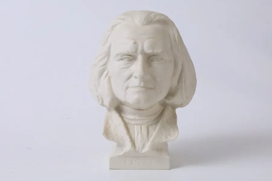 FRANZ LISZT (1811–1886), porträttbyst, gjutmassa, 1900-tal