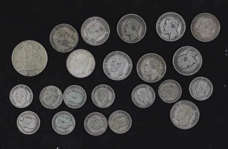SVERIGE / FRANSKA INDOCHINA. SILVERMYNT, 22 st, Oscar II samt 1 Piastre de Commerce, 1800-/1900-tal